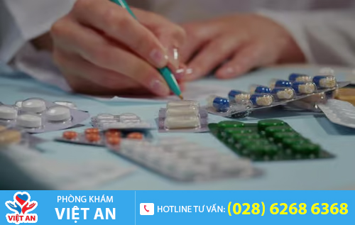 Sử dụng thuốc hỗ trợ điều trị nấm dương vật phải tuân theo sự chỉ định của bác sĩ