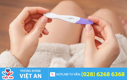 Bị trễ kinh que thử 2 vạch mờ